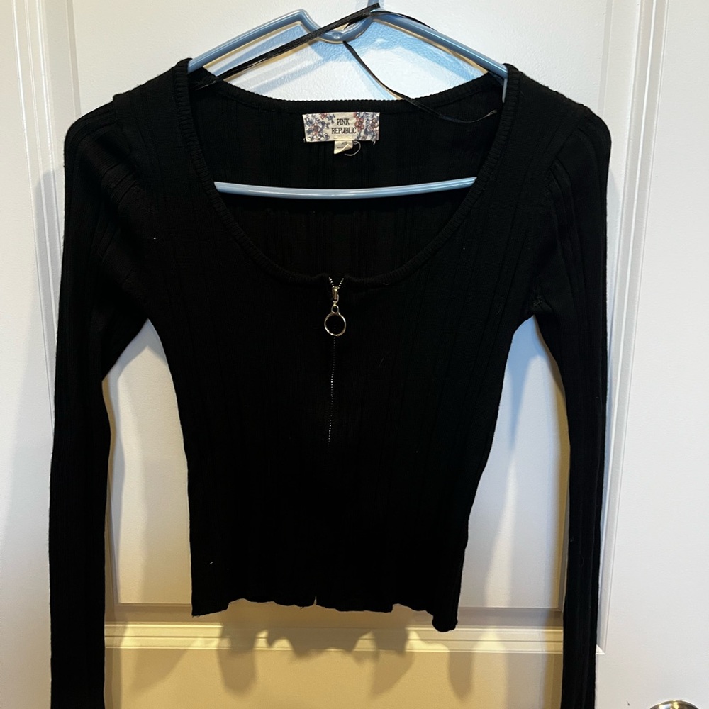 Pink Republic Black Zipper Long Sleeve Top